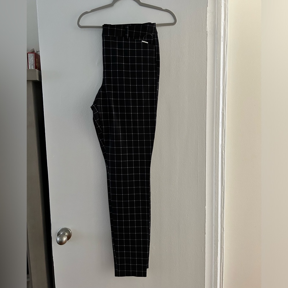 Old Navy High Rise Pixie Dress Pants- Never Worn
